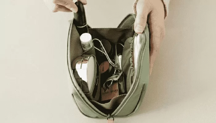 necessaarie com itens essenciais